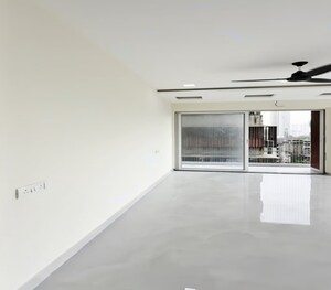 Room in 3 BHK Apartment at Anchor Victorian, Parel – for Sale