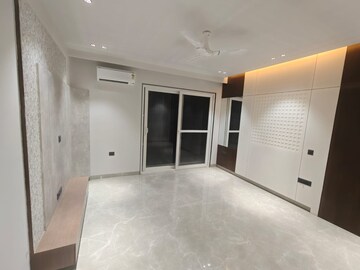 Room in 4 BHK Apartment at Suncity Essel Tower, Sector 28 – for Sale