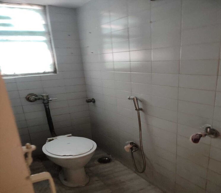 Bathroom, dadar west 2 Bedroom 900 Sq.Ft. Apartment In Dadar West Mumbai 9229809