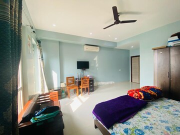 Bedroom in 1 BHK Independent House at Tulip Mall, Sector 46 – for Rent