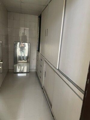 Building Lobby in 3 BHK Apartment at Suncity Essel Tower, Sector 28 – for Sale