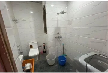 Bathroom in 1 BHK Independent House at Tulip Mall, Sector 46 – for Rent