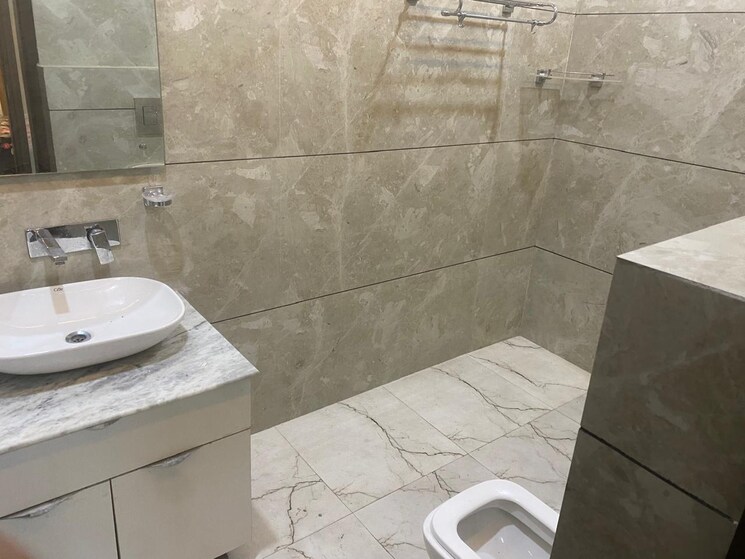 Bathroom, sector 9 panchkula 3.5 Bedroom 3500 Sq.Ft. Builder Floor In Sector 9 Panchkula Panchkula 9229854