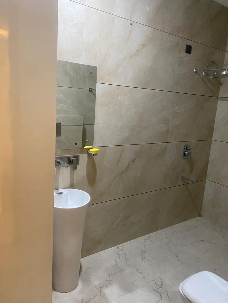 Attached Bathroom, sector 9 panchkula 3.5 Bedroom 3500 Sq.Ft. Builder Floor In Sector 9 Panchkula Panchkula 9229854