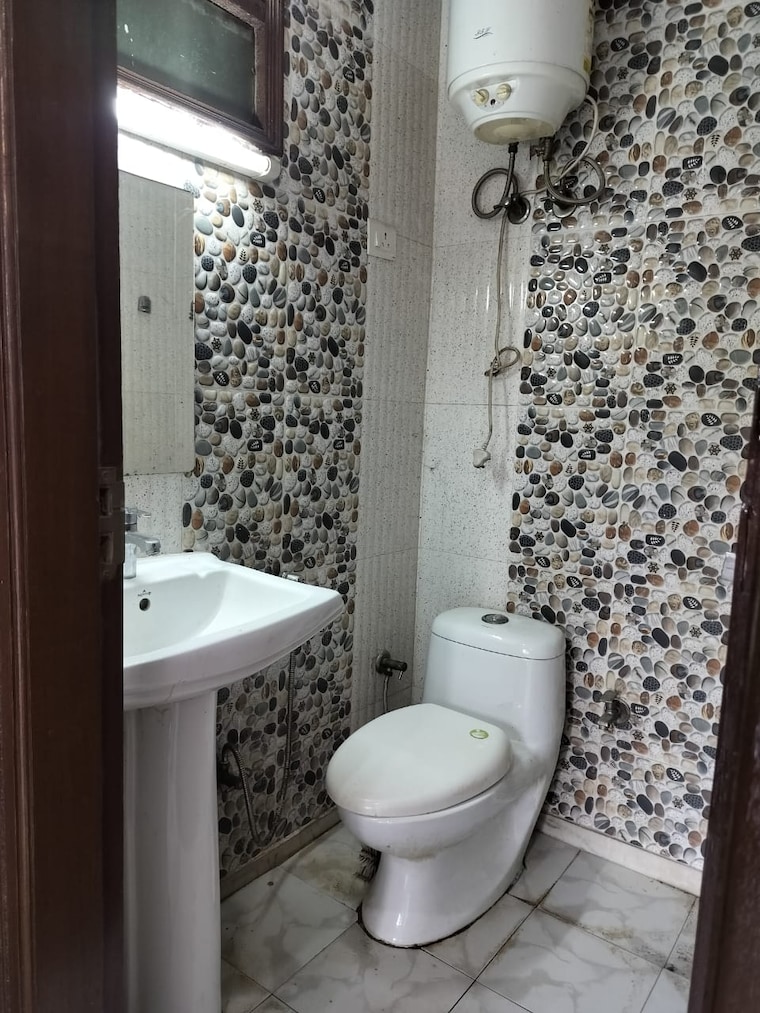 Bathroom, madangir 2 Bedroom 900 Sq.Ft. Apartment In Madangir Delhi 9229926