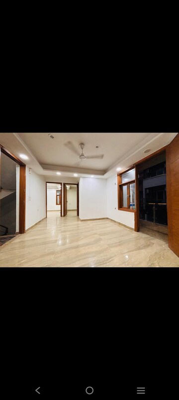 Room in 3 BHK Builder Floor at Saket – for Rent