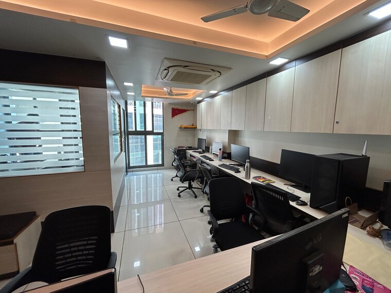 Team Area, vastrapur Commercial Office Space 756 Sq.Ft. In Vastrapur Ahmedabad 9229966