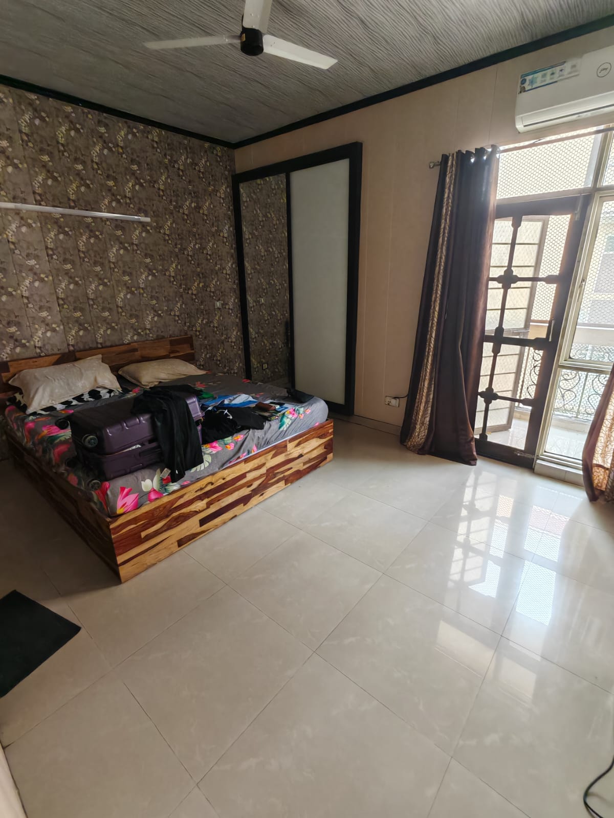4 BHK + Servant Room 3370 Sq.Ft. Penthouse in Parsvnath Green Ville