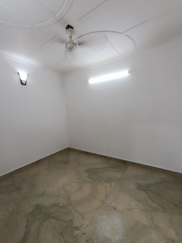 Room in 2 BHK Builder Floor at Govindpuri – for Rent