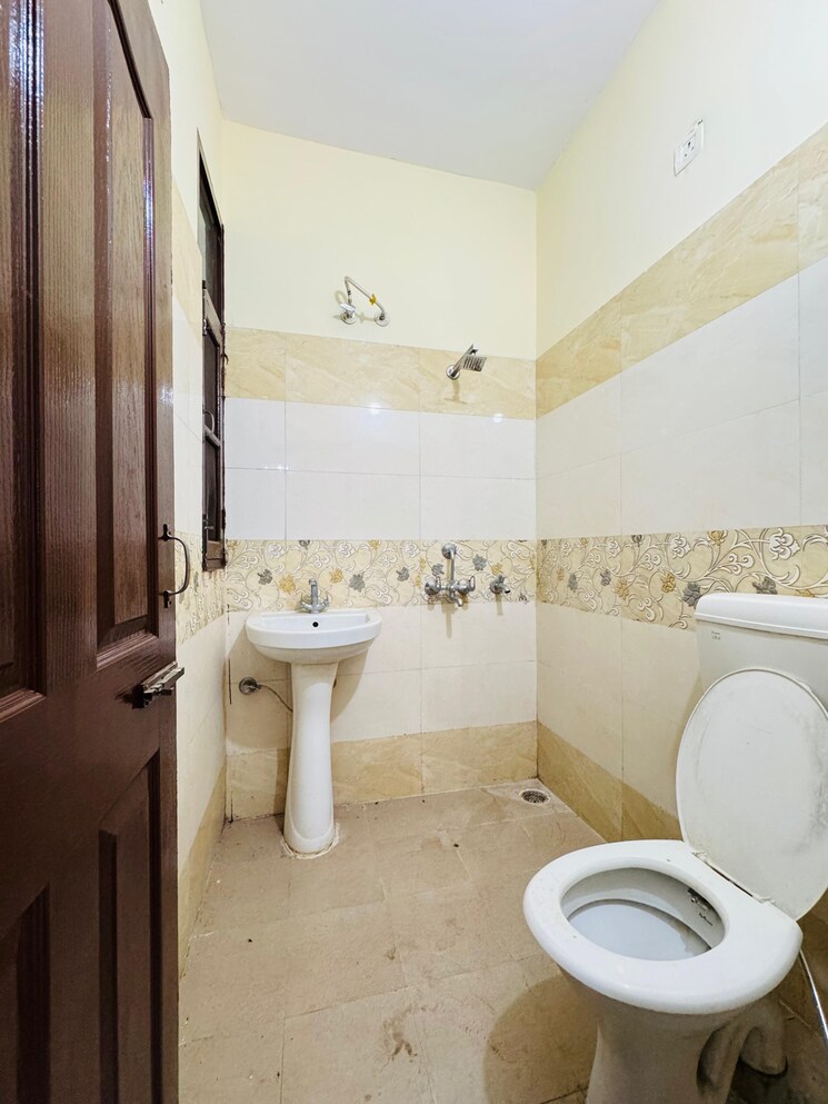 Bathroom, sector 125 2 Bedroom 1000 Sq.Ft. Apartment In Sector 125 Mohali 9230048