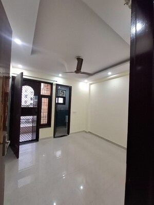 Room in 2 BHK Builder Floor at Mahavir Enclave 1 – for Rent