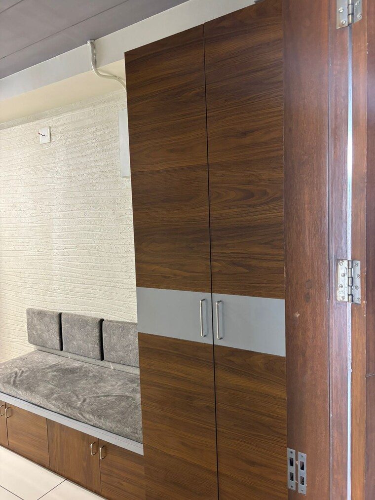 undefined, ellis bridge Commercial Office Space 780 Sq.Ft. In Ellis Bridge Ahmedabad 9230036