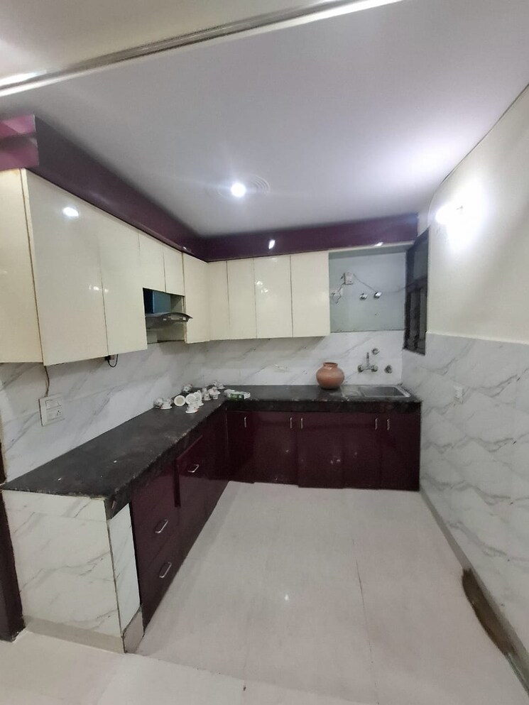 Kitchen, mahavir enclave 3 Bedroom 900 Sq.Ft. Builder Floor In Mahavir Enclave Delhi 9230056