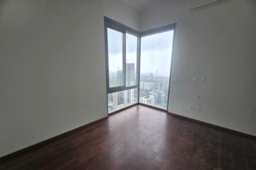 Room in 3 BHK Apartment at Piramal Mahalaxmi, Mahalaxmi – for Rent