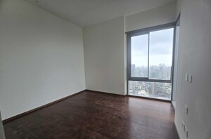 Room in 3 BHK Apartment at Piramal Mahalaxmi, Mahalaxmi – for Rent