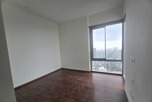 Room in 3 BHK Apartment at Piramal Mahalaxmi, Mahalaxmi – for Rent