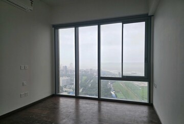 Room in 3 BHK Apartment at Piramal Mahalaxmi, Mahalaxmi – for Rent