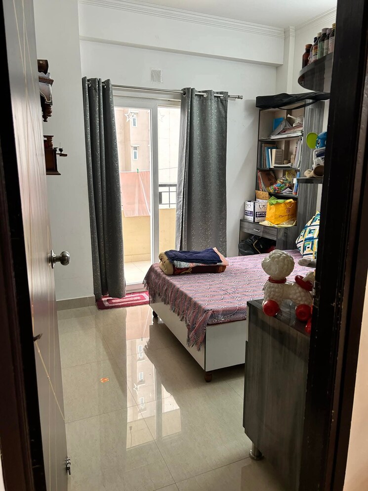 Master Bedroom, ip extension 3 Bedroom 1400 Sq.Ft. Apartment In Ip Extension Delhi 9230168