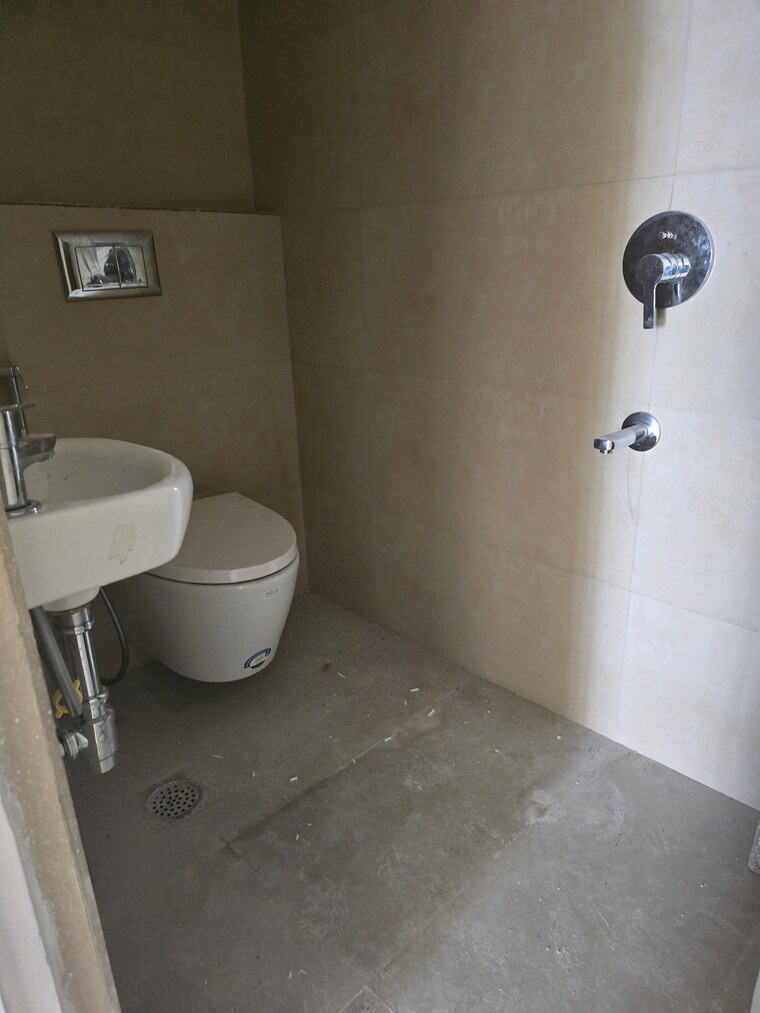 Attached Bathroom, indiabulls-sky-forest 3 Bedroom 1341 Sq.Ft. Apartment In Lower Parel Mumbai 9230164