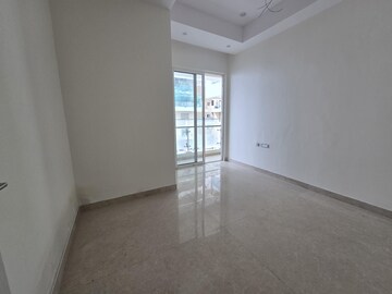 Room in 3 BHK Apartment at Indiabulls Sky Forest, Lower Parel – for Rent