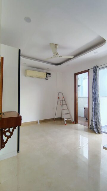 Room in 3 BHK Builder Floor at M3M Atrium, Sector 57 – for Rent
