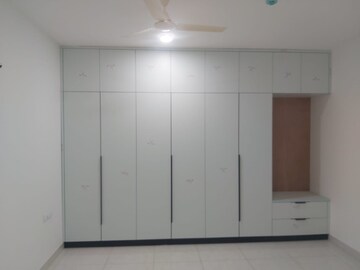 Room in 3 BHK Apartment at Prestige Beverly Hills, Kokapet – for Rent