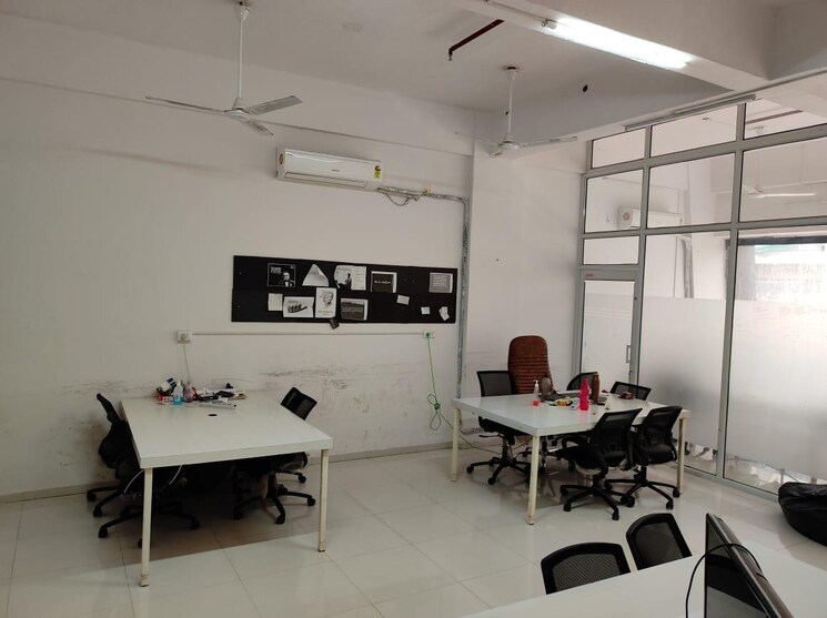 Team Area, gota Commercial Office Space 3000 Sq.Ft. In Gota Ahmedabad 9230263