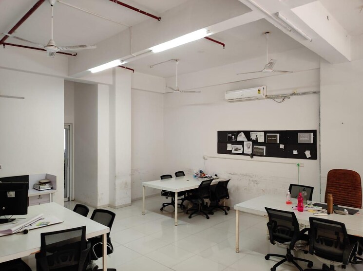 Team Area, gota Commercial Office Space 3000 Sq.Ft. In Gota Ahmedabad 9230263