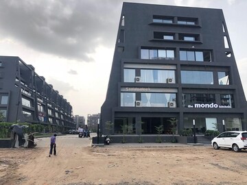  Office Space – Exterior View View at Gota - for Rent