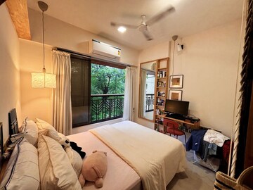 Master Bedroom in 2 BHK Apartment at Powai – for Rent