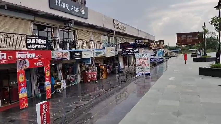 Retail Shop For Sale in Antriksh Golf City