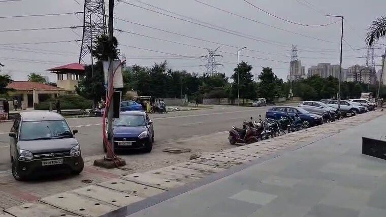  Parking, antriksh-golf-city Commercial Shop 452 Sq.Ft. In Sector 150 Noida 9230328