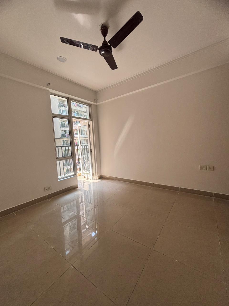 2 BHK Apartment For Sale in Gaur City 2 - 16th Avenue