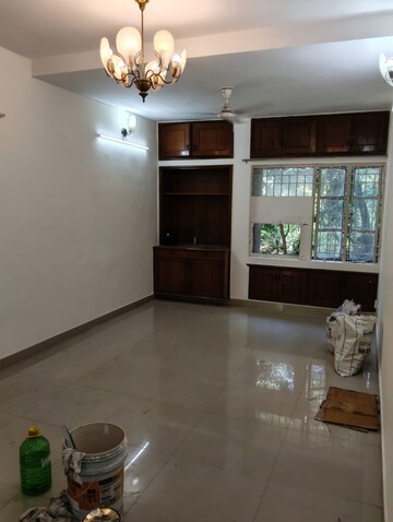 Room in 3 BHK Apartment at Vasant Kunj – for Rent