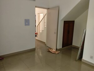 Room in 3 BHK Apartment at Vasant Kunj – for Rent
