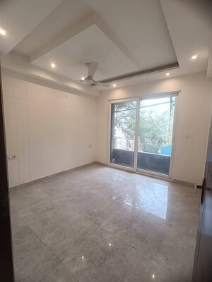 Room in 3 BHK Apartment at Palm Residency Chhatarpur, Chattarpur – for Rent