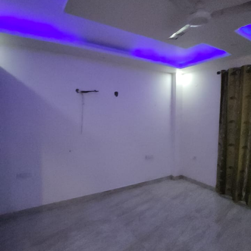2 BHK + Servant Room 90 Sq.Yd. Builder Floor in Nawada Koh