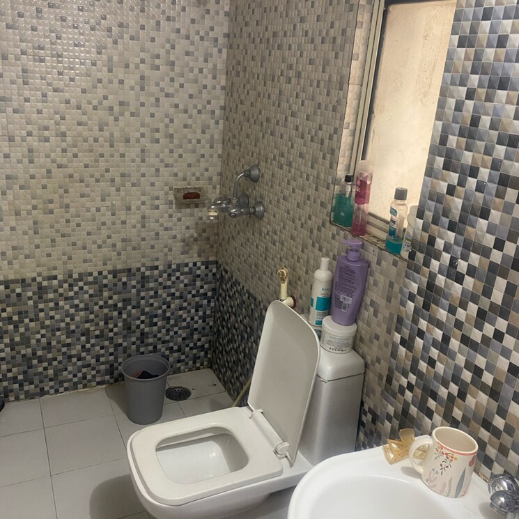 Bathroom, maxblis-grand-wellington 1 Bedroom 374 Sq.Ft. Apartment In Sector 75 Noida 9230382