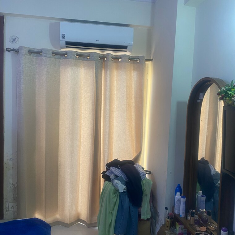 Bedroom, maxblis-grand-wellington 1 Bedroom 374 Sq.Ft. Apartment In Sector 75 Noida 9230382