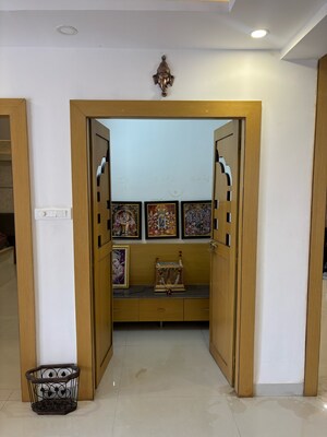 Room in 3 BHK Apartment at Movie Towers, Kokapet – for Rent