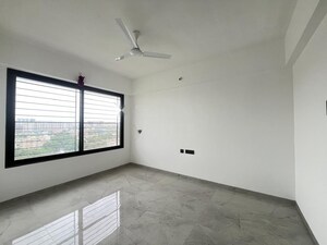 Room in 2 BHK Apartment at Unique Youtopia, Kharadi – for Rent