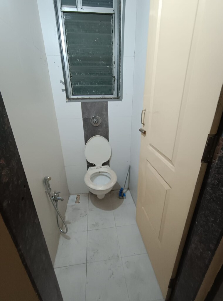 Attached Bathroom, kopar khairane 1 Bedroom 250 Sq.Ft. Apartment In Kopar Khairane Navi Mumbai 9230389