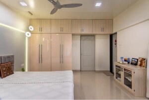 Room in 5 BHK Apartment at Lapis Lazuli Apartment, Koregaon Park – for Sale