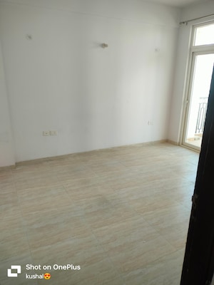 Room in 3.5 BHK Apartment at Ansal API Celebrity Gardens, Sushant Golf City – for Rent