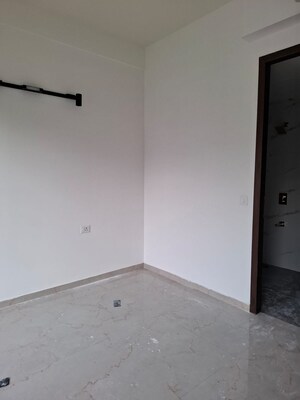 Room in 2.5 BHK Apartment at M3M Escala, Sector 70a – for Sale