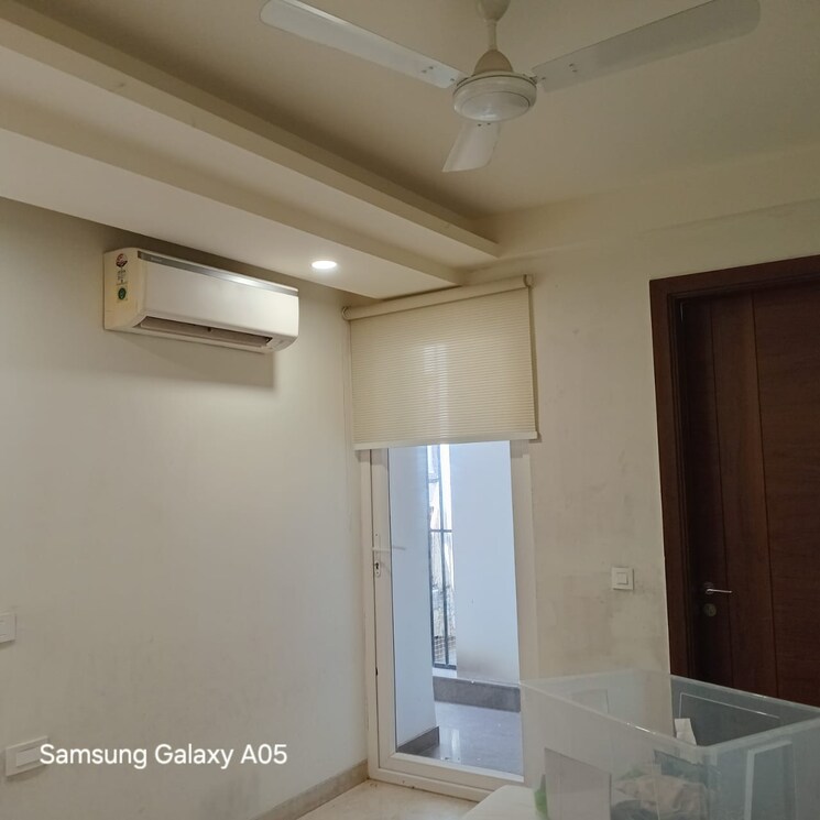 Room, greater kailash part 3 3 Bedroom 214 Sq.Yd. Builder Floor In Greater Kailash Part 3 Delhi 9230484