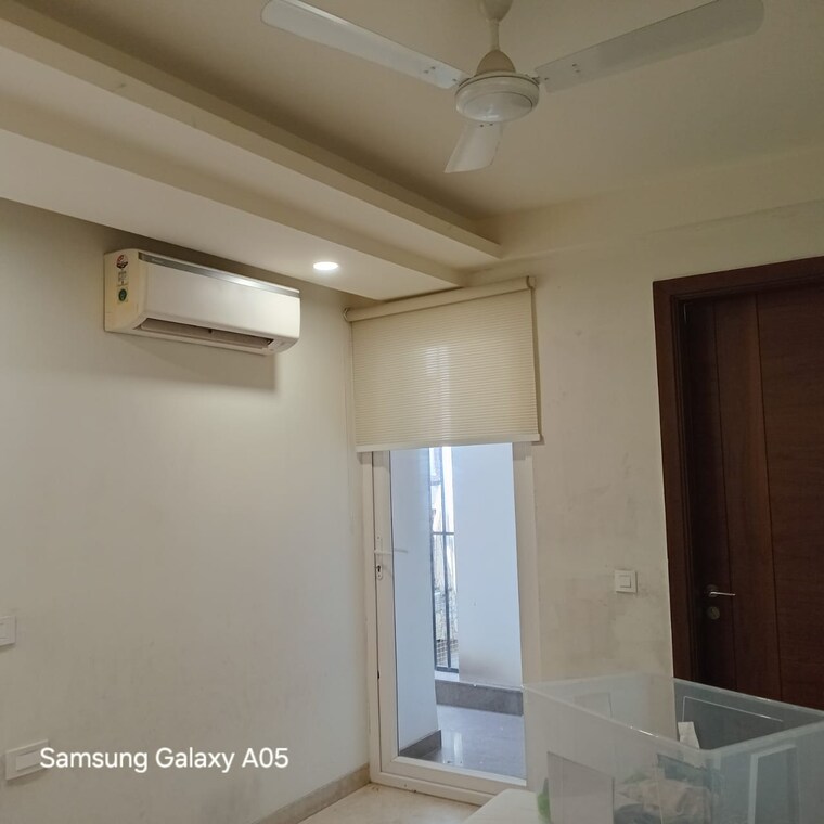 Room, greater kailash part 3 3 Bedroom 214 Sq.Yd. Builder Floor In Greater Kailash Part 3 Delhi 9230484