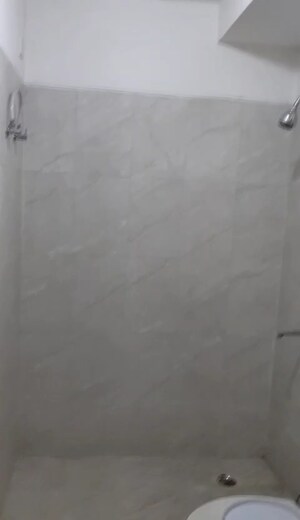 Room in 3 BHK Apartment at The Amazing Raj Villas, Sector 2 – for Rent