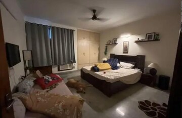 Living Room in 2 BHK Builder Floor at Sunworld City, Sector 24 – for Rent