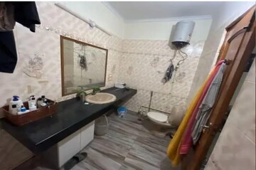 Bathroom in 2 BHK Builder Floor at Sunworld City, Sector 24 – for Rent
